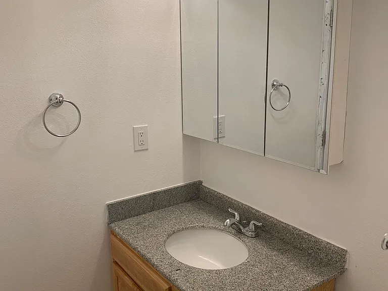 329 S Hidalgo Ave — Photo 15