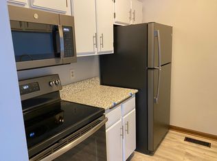 4524 Cinnamon Ridge Trl #B, Eagan, MN 55122