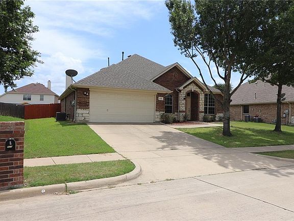 2nd image of 835 Fair Oaks Dr