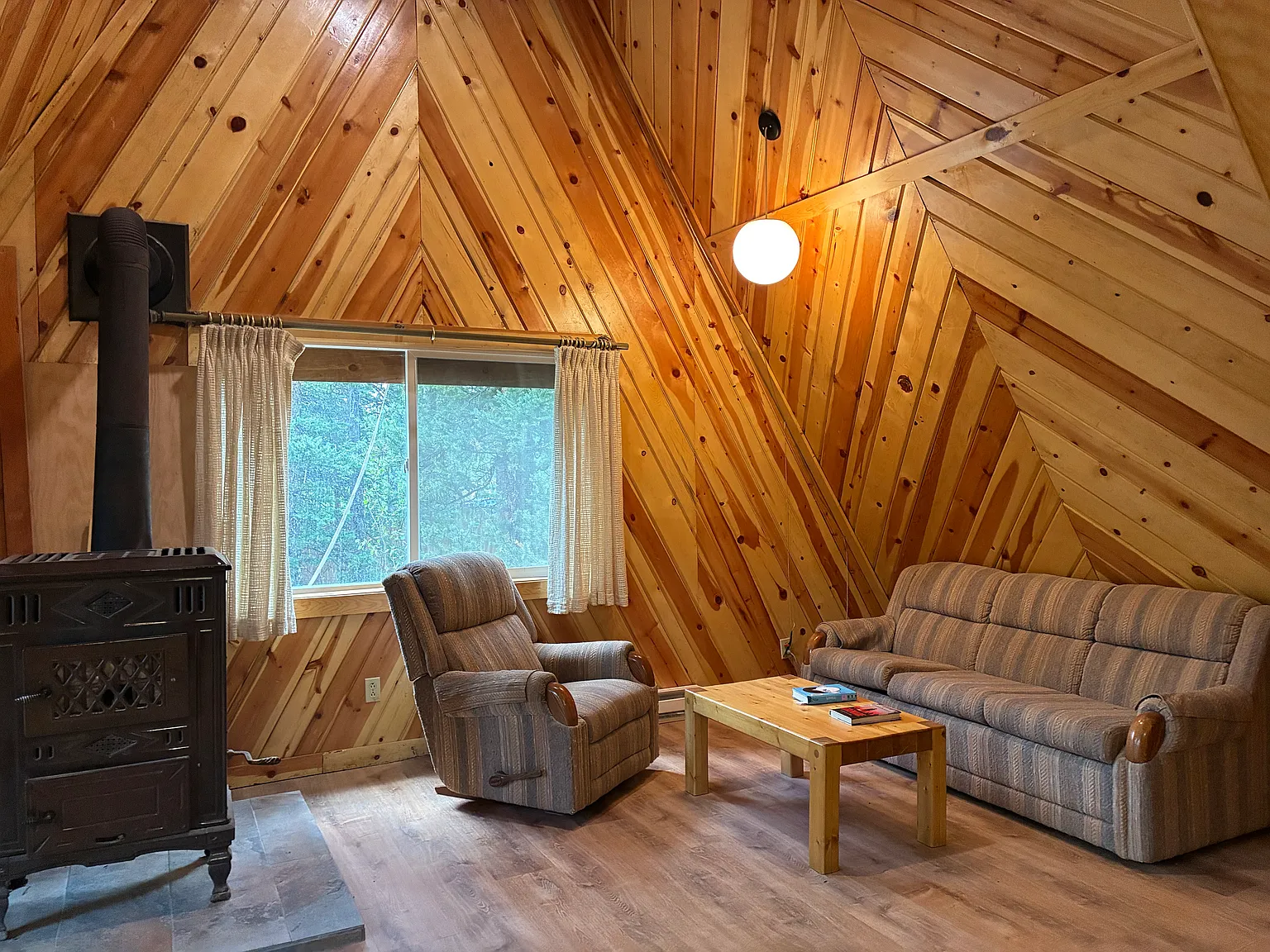 1 bed, 912 sqft, $1,975 — Photo 4