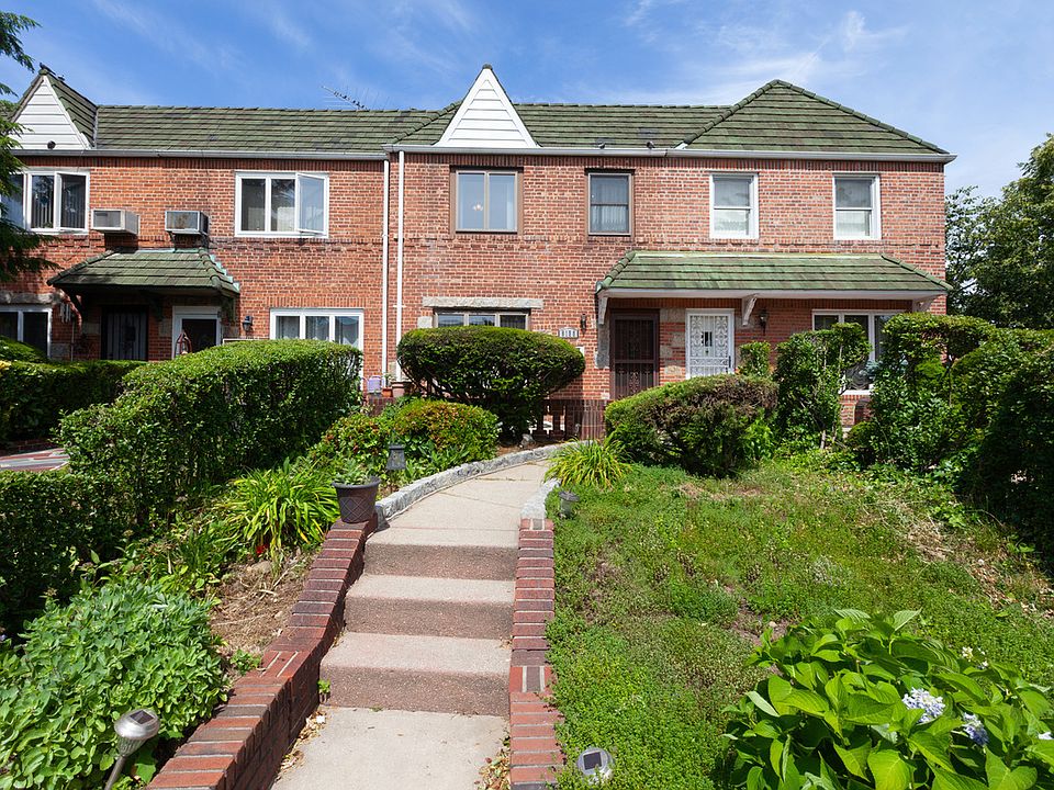 1st image of 61-85 77th Pl