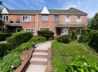 61-85 77th Pl, Middle Village, NY 11379