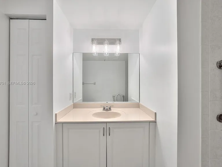 215 SW 42nd Ave #507 — Photo 19