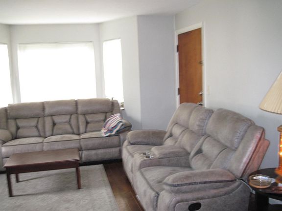 3rd image of 4163 Glenway Ave
