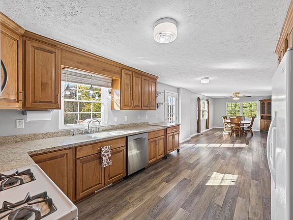 4th image of 11455 Colwill Rd
