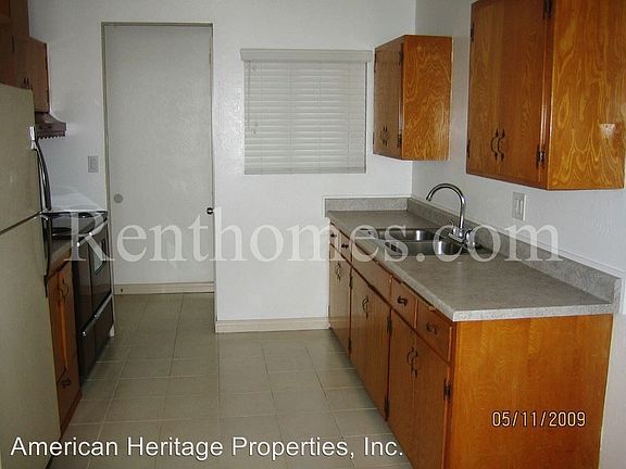3rd image of 4194 Dellwood St