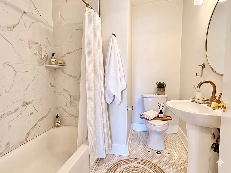 342 W Willetta St #1 — Photo 10