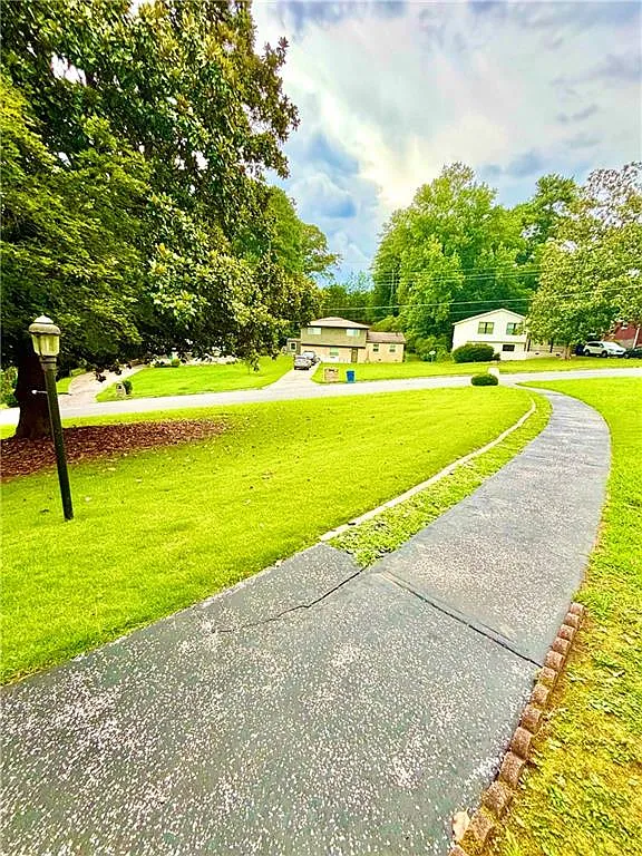 3 bed, 2.0 bath, 1694 sqft, $2,150 — Photo 3