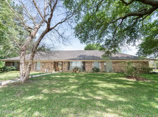 1011 Dove Dr, Ville Platte, LA 70586