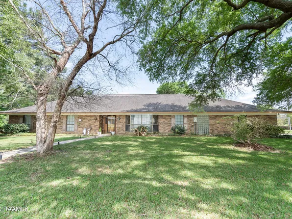 1011 Dove Dr, Ville Platte, LA 70586