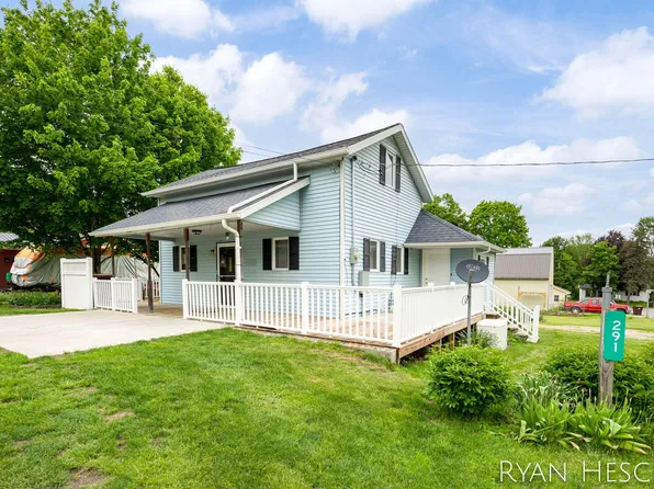 291 Church St, Saranac, MI 48881