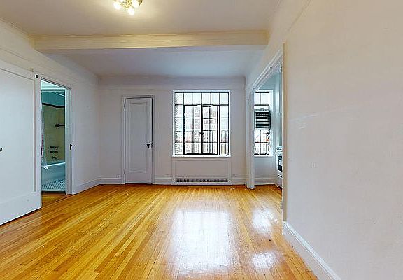 3rd image of 1 Christopher St APT 14B