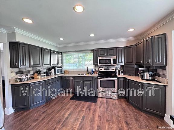 2nd image of 5203 Forestdale Ct