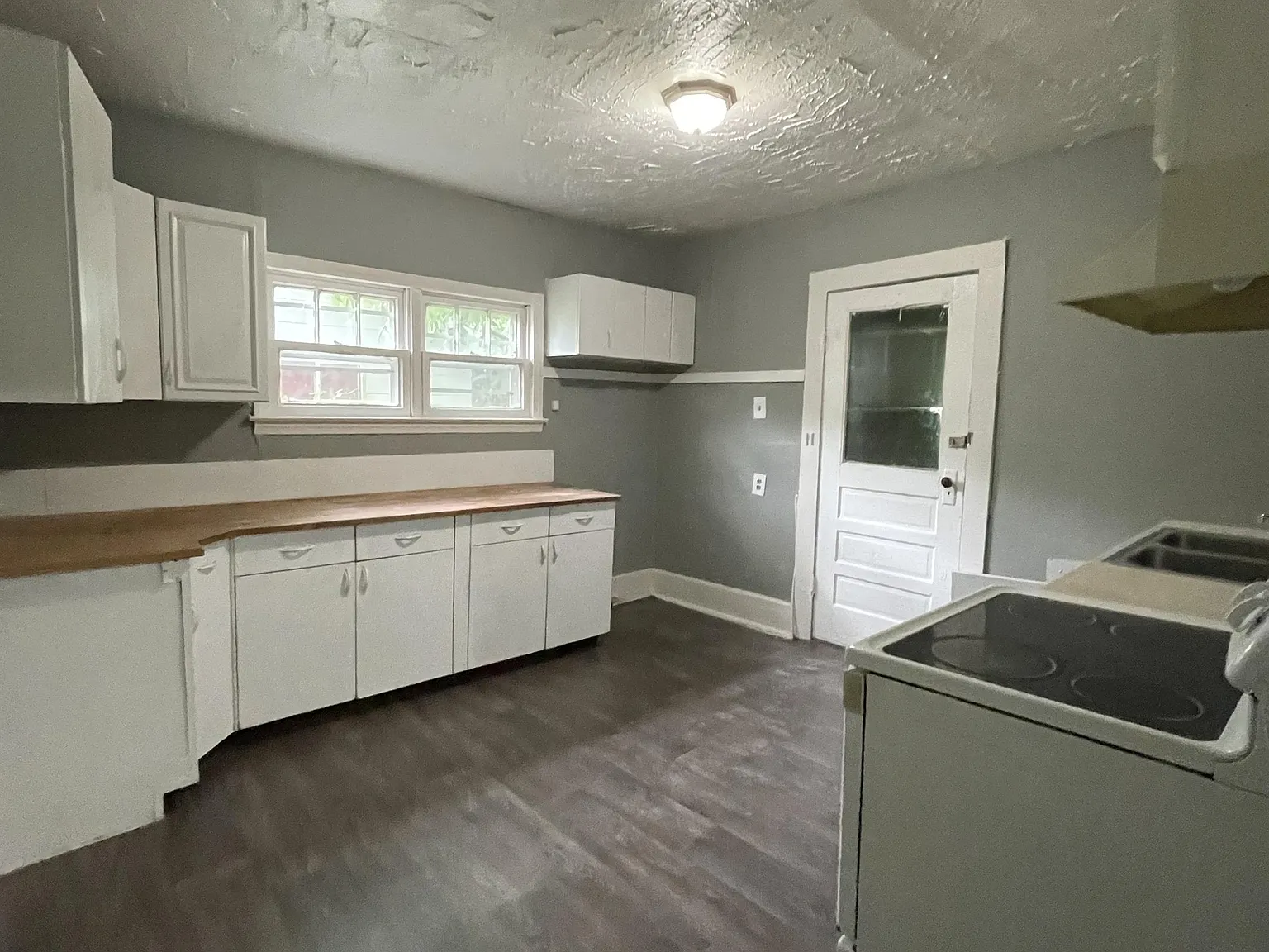 2702 Woodside Street - 1 — Photo 3