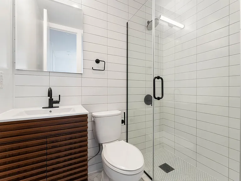 338 Wilson Ave #2R — Photo 6