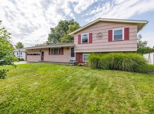 76 Grecian Pkwy, Rochester, NY 14626