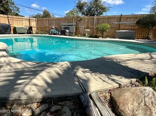 542 Renne Dr N, Jacksonville, FL 32218