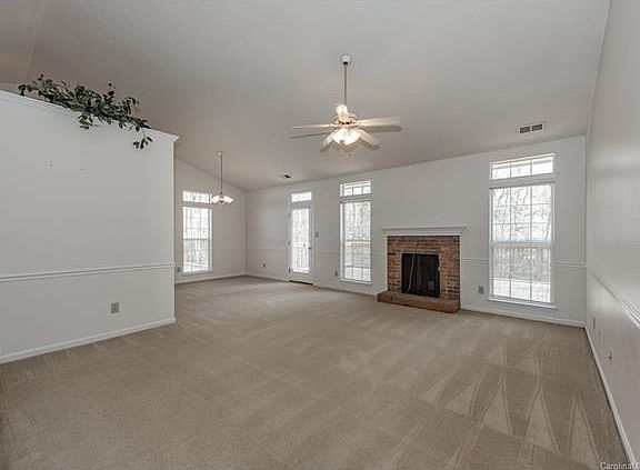 3rd image of 10401 Rolling Glen Ct