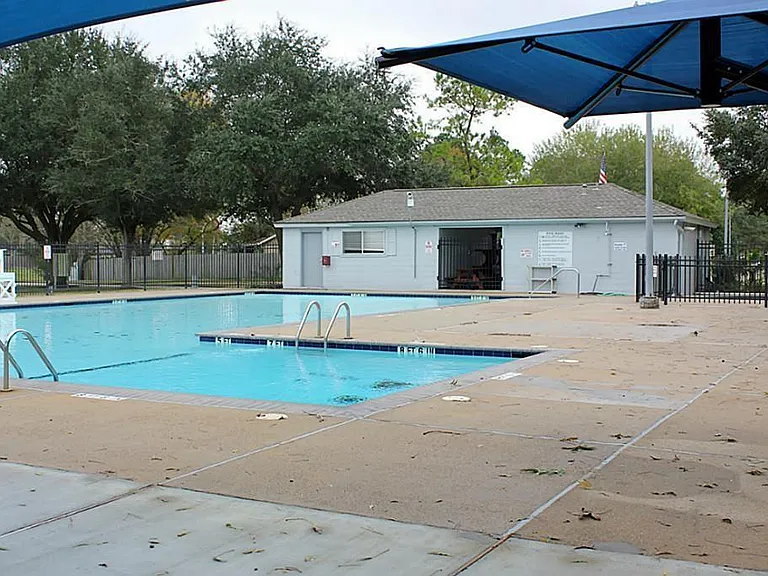 5614 Country Green St — Photo 34