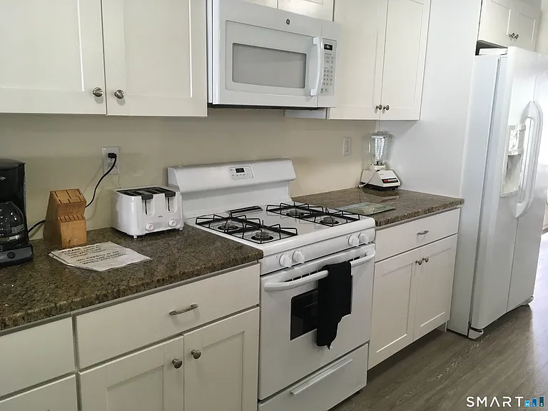 989 Fairfield Beach Rd — Photo 4