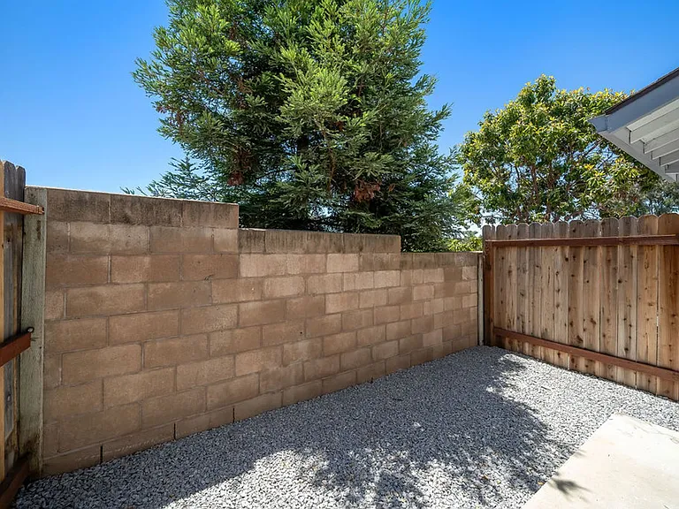 180 Brisco Rd — Photo 35