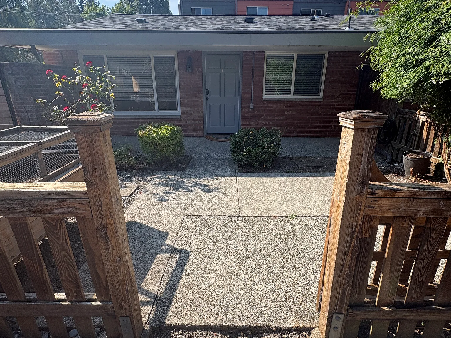 2 bed, 700 sqft, $2,300 — Photo 4