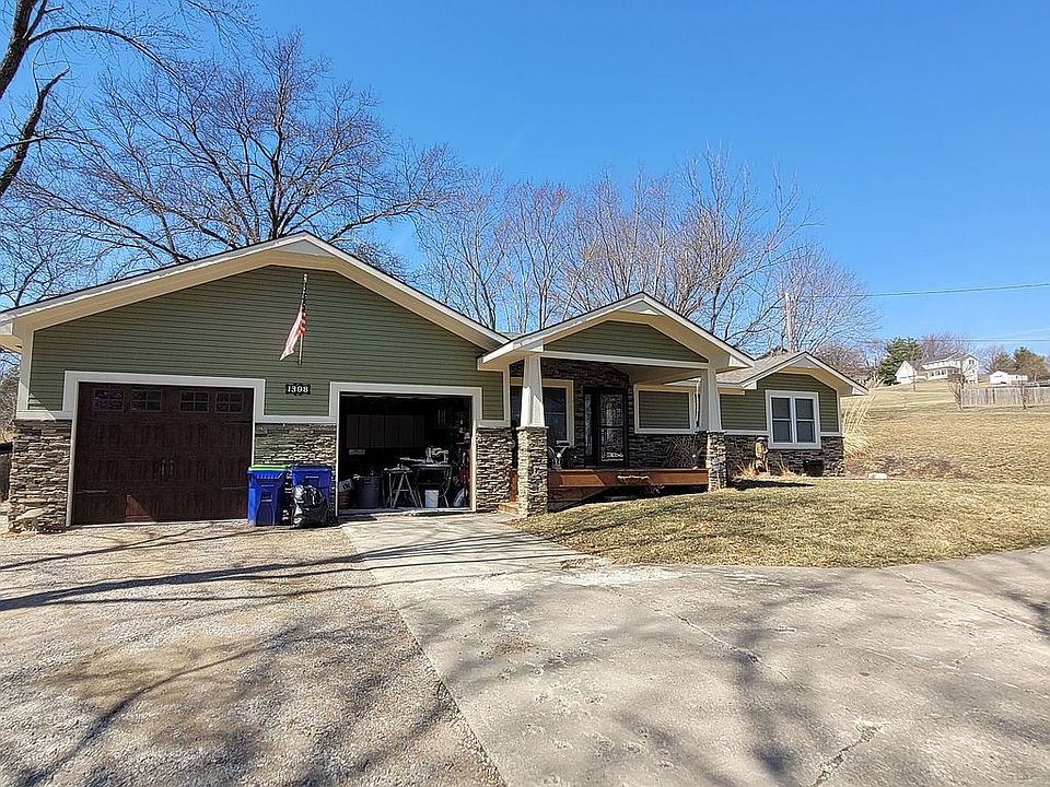 1st image of 1398 S 104th St