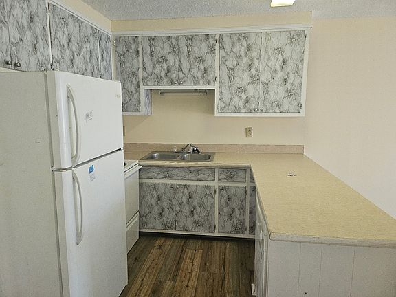 2nd image of 1326 N Frye Ave #F