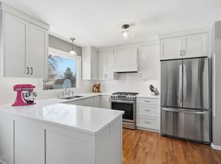 8671 Red Oak Dr, Eden Prairie, MN 55347