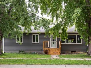 808 8th St W, Mobridge, SD 57601