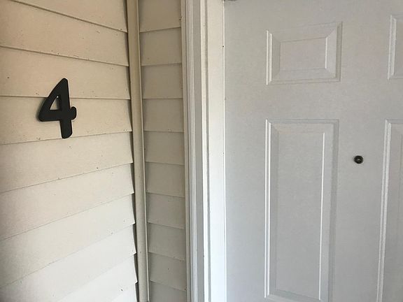 2nd image of 667 Sunset Ave NE Unit 4
