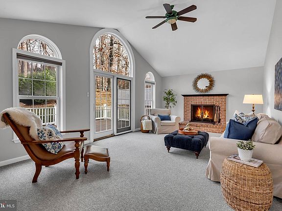4th image of 12 Clarion Ct