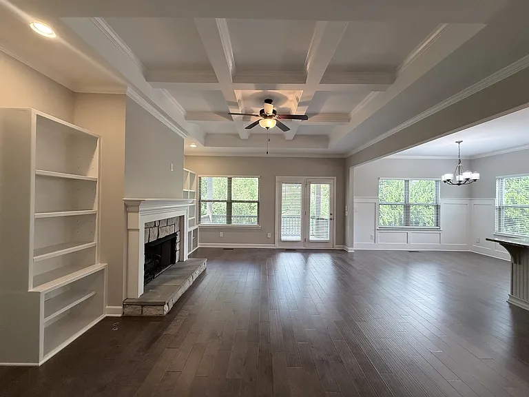 2290 Chaucer Park Ln — Photo 2