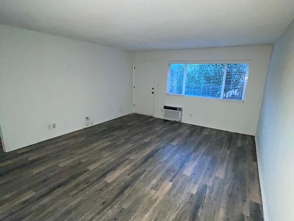 2nd image of 665 W Sierra Madre Blvd