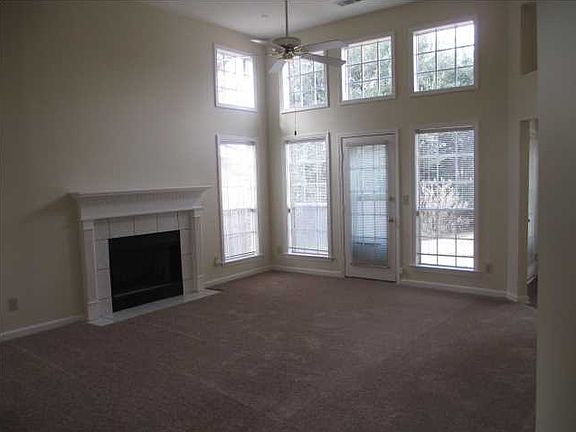 3rd image of 6905 Cherry Creek Dr