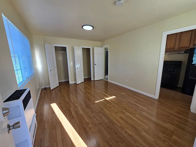 Roosevelt - 2349 — Photo 5