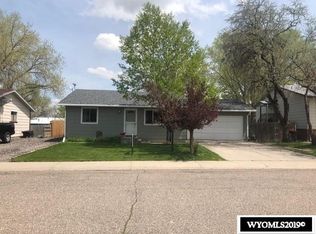 206 Texas Trl, Glenrock, WY 82637