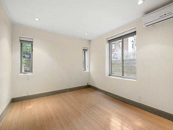 4th image of 42 W 88th St #Garden1r