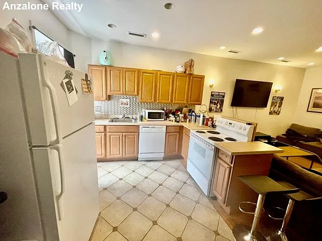 111 Salem St #3 — Photo 2