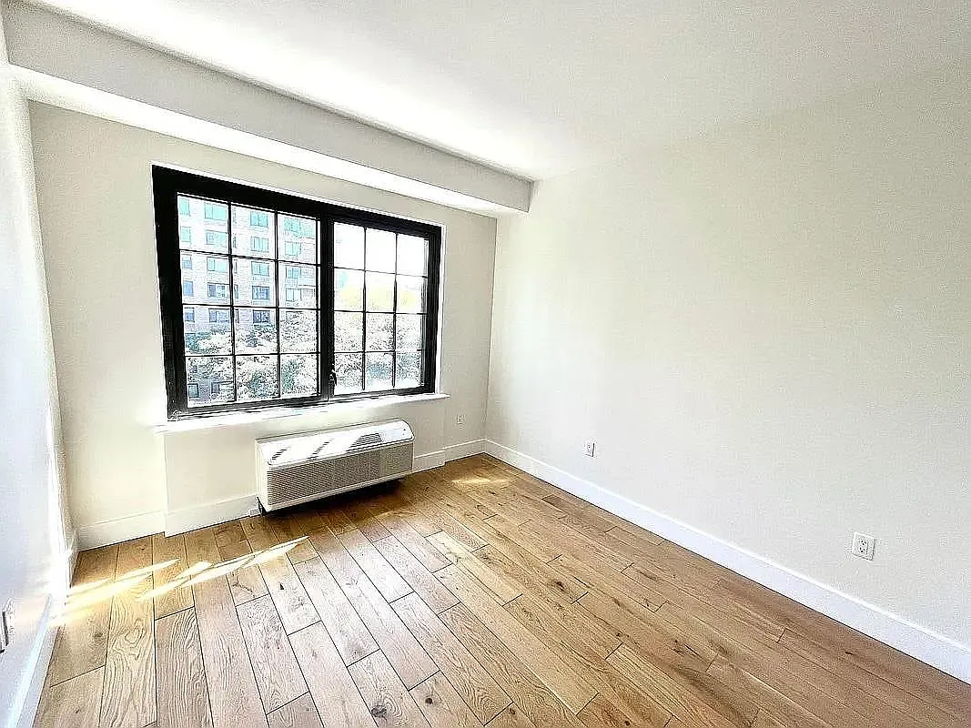 504 Myrtle Avenue — Photo 2