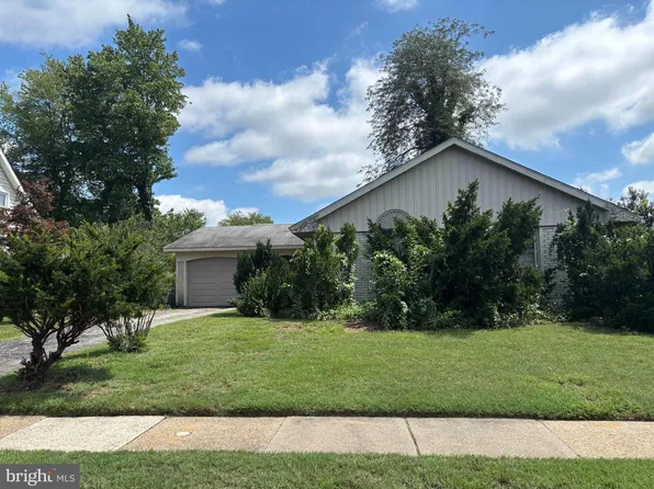 30 Birdseye Ln, Willingboro, NJ 08046