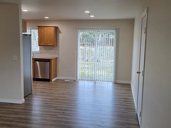 3rd image of 2070 Whitney Ct