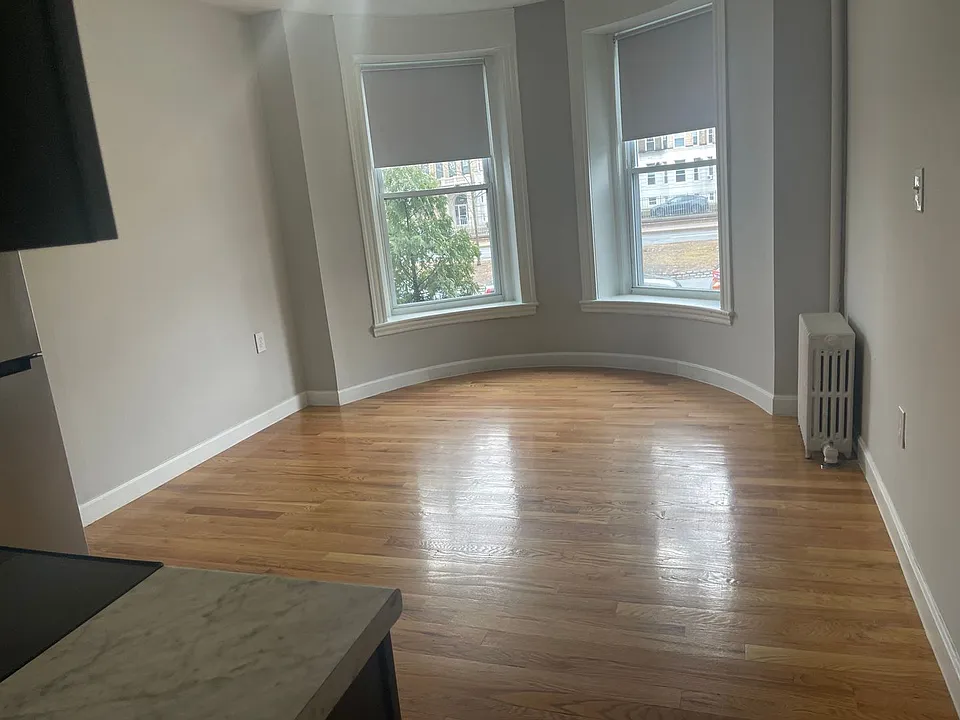 98 Gordon St #2