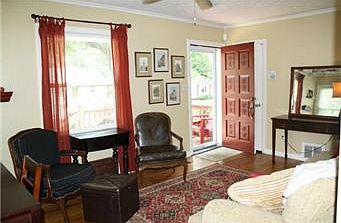 2nd image of 23 E Pocahontas Ln