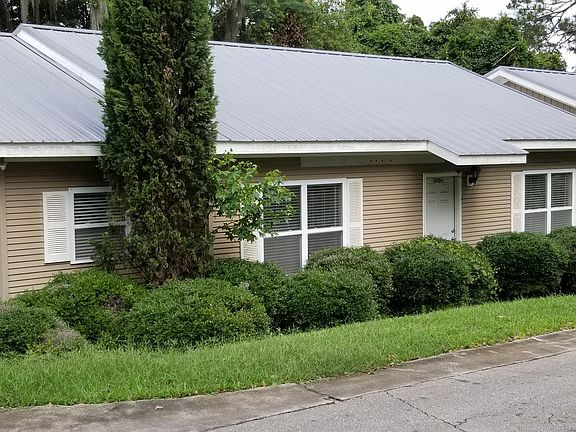 2nd image of 1404 Pine St #1