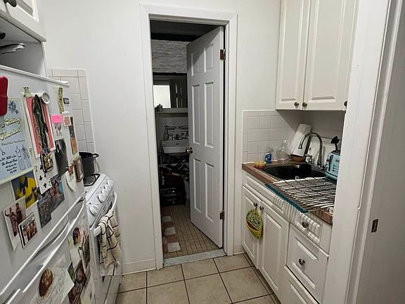 4th image of 195 Spring St APT 7