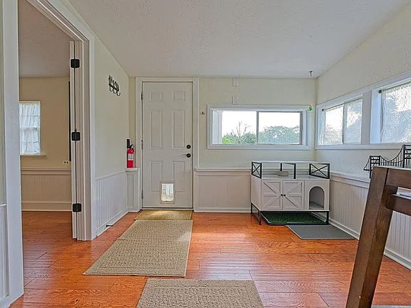 4th image of 318 57th St Unit 312