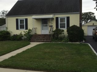 3640 Mallard Rd, Levittown, NY 11756