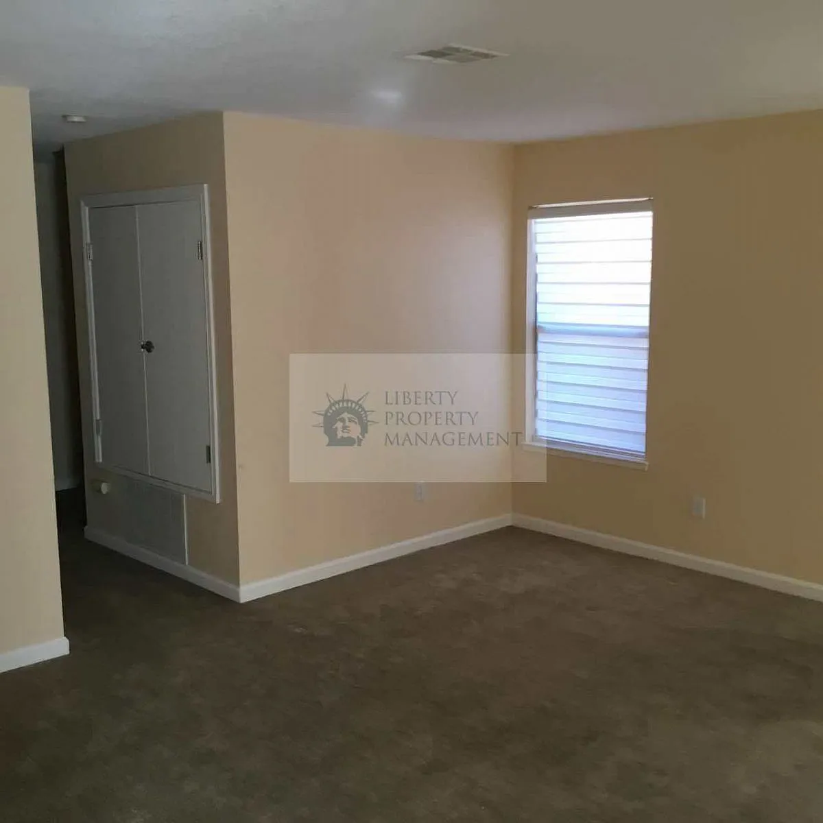 Building Photo - 4004 Elmo Loop #D