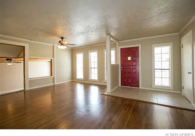 3 bed, 2157 sqft, $1,900 — Photo 3